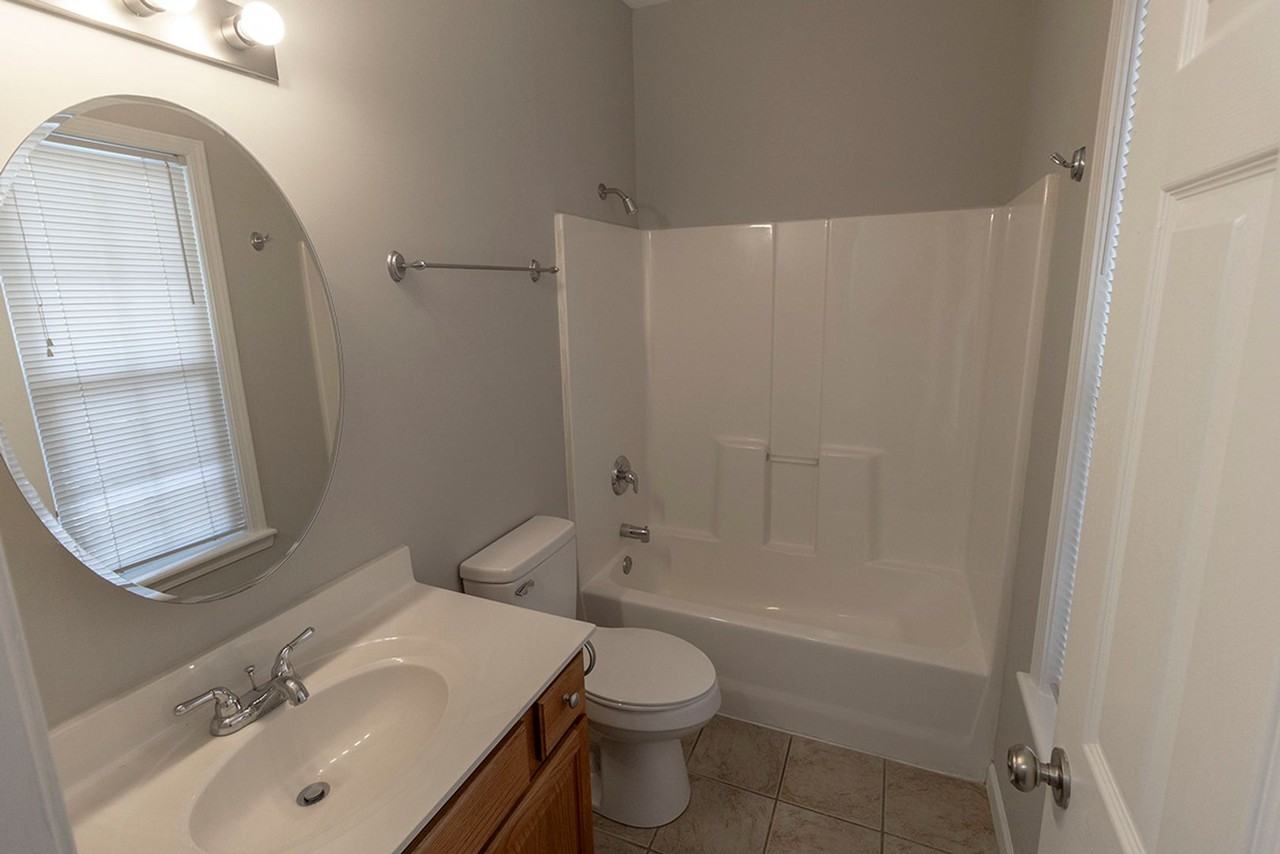 1938 Center St - Photo 7 of 33