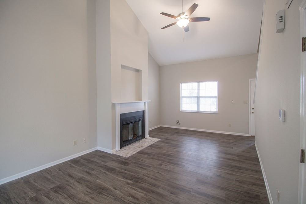 3512 Forum Blvd - Photo 6 of 37