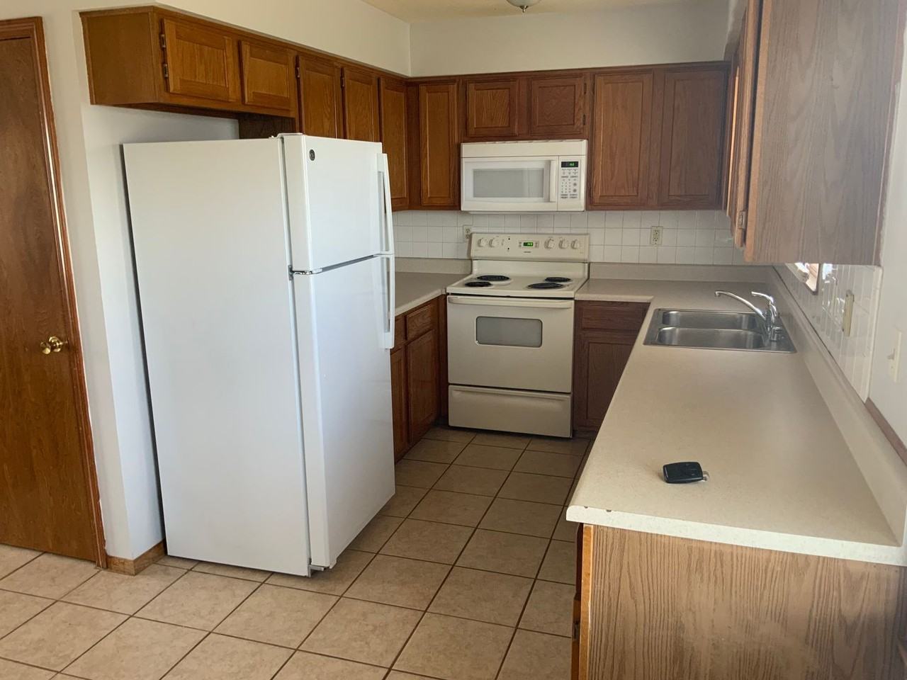 1747 Redbud Ln - Photo 2 of 14