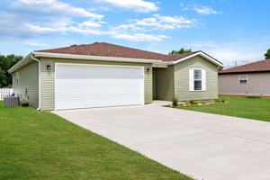 featured image of 170 Travis St