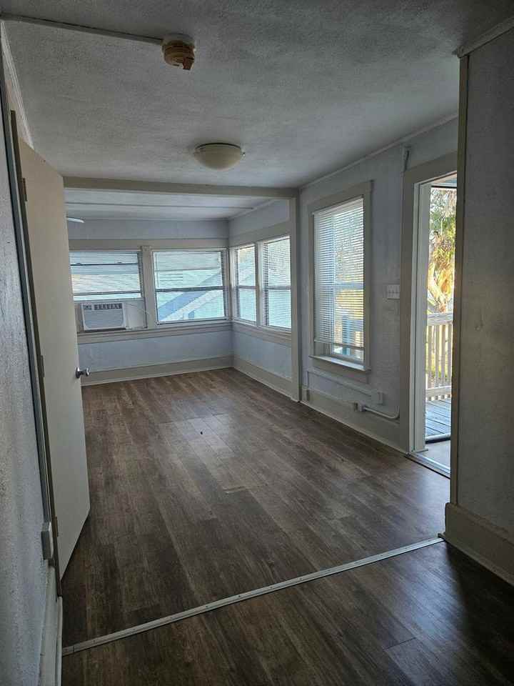 223 223 B2 North Hollywood Ave - Photo 2 of 9