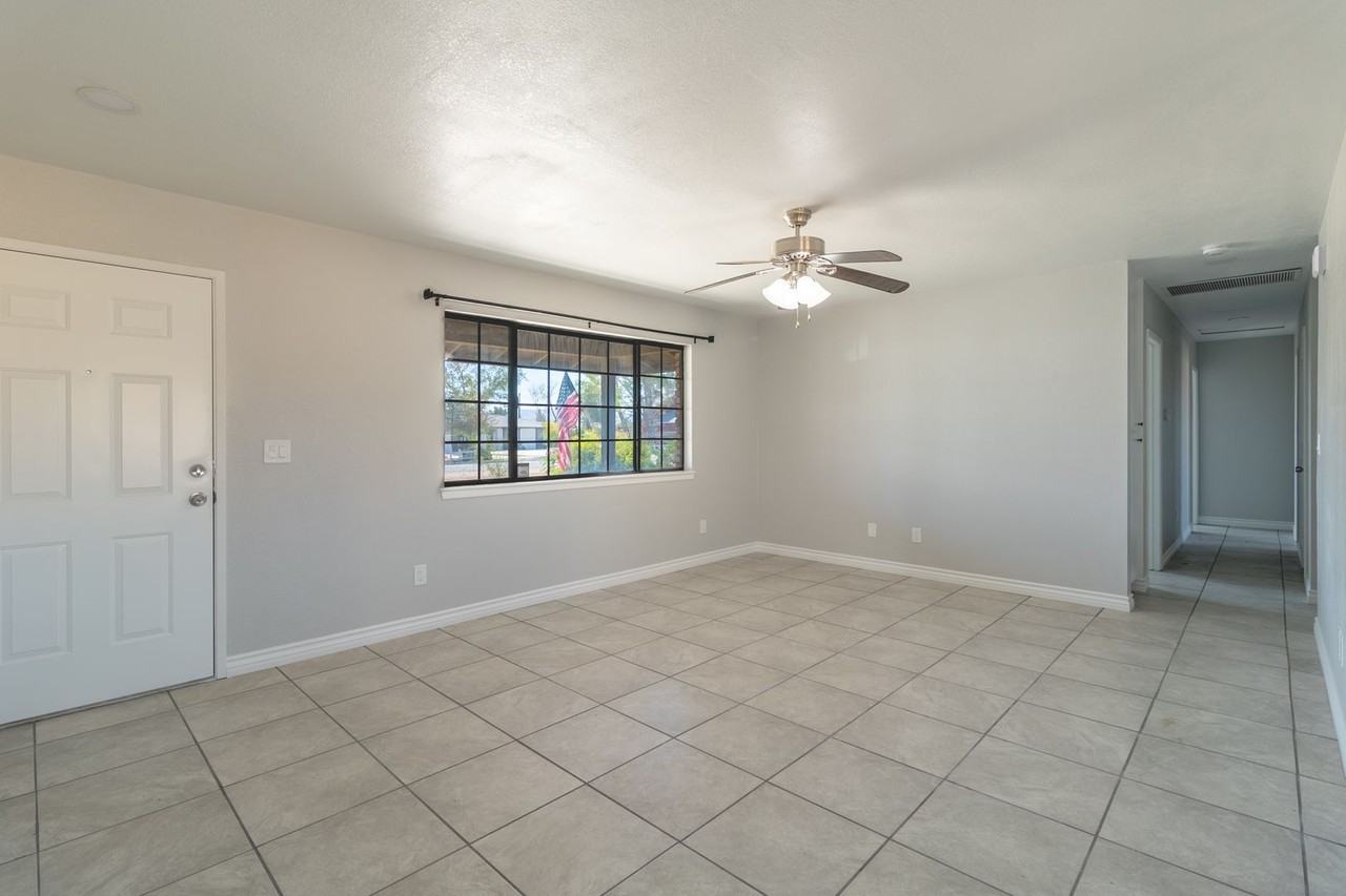 15070 Flathead Rd - Photo 2 of 26