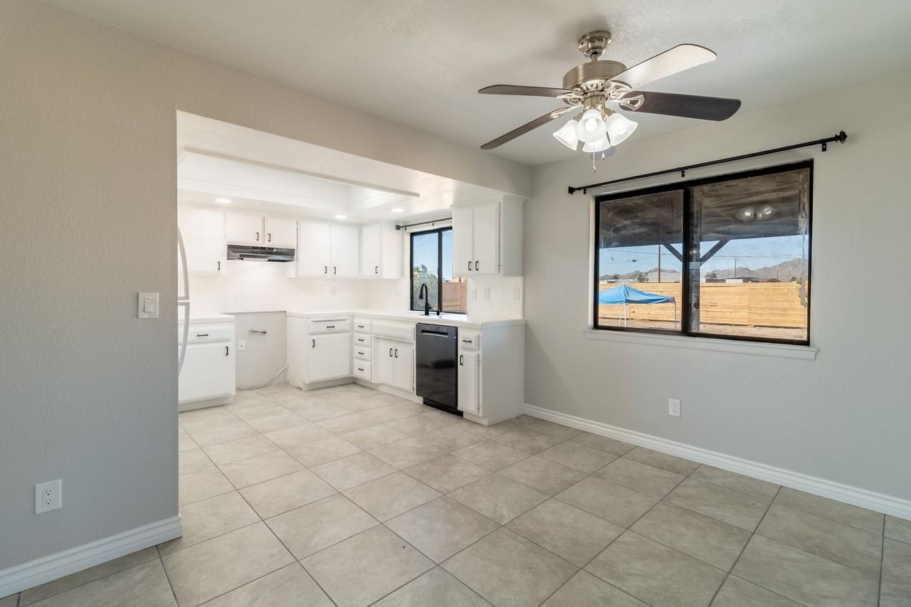 15070 Flathead Rd - Photo 3 of 26