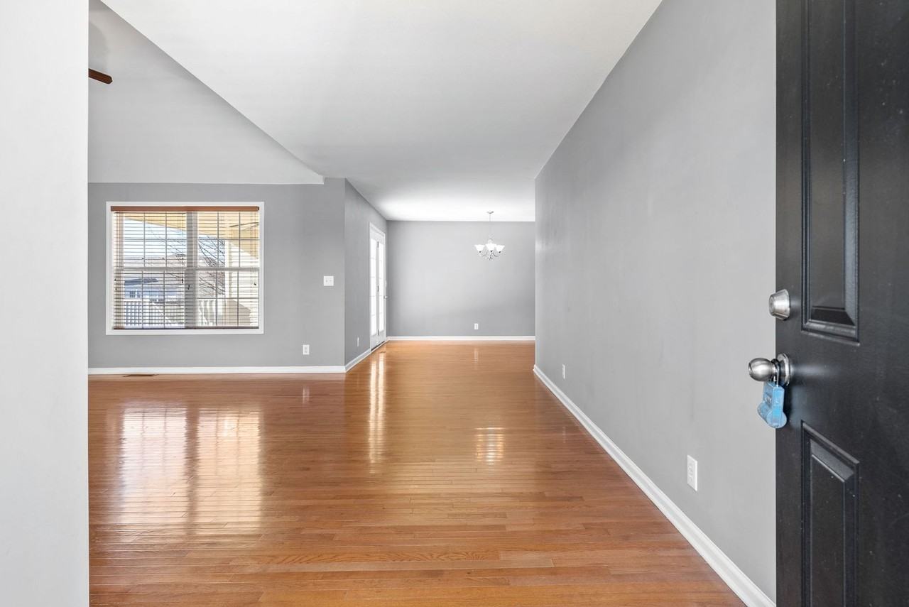 3760 N Jot Dr - Photo 5 of 32