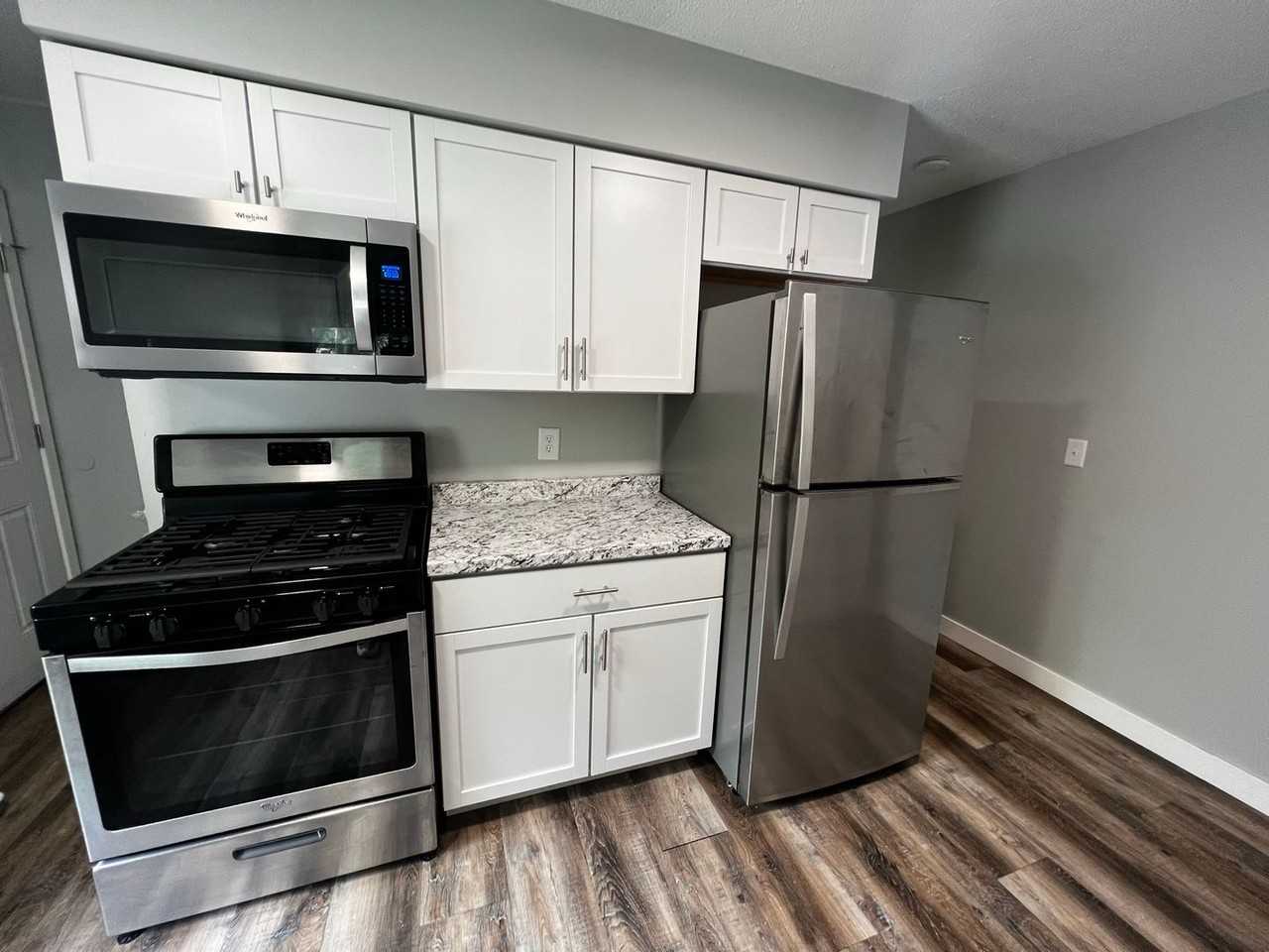 293 Page St E - Photo 5 of 15