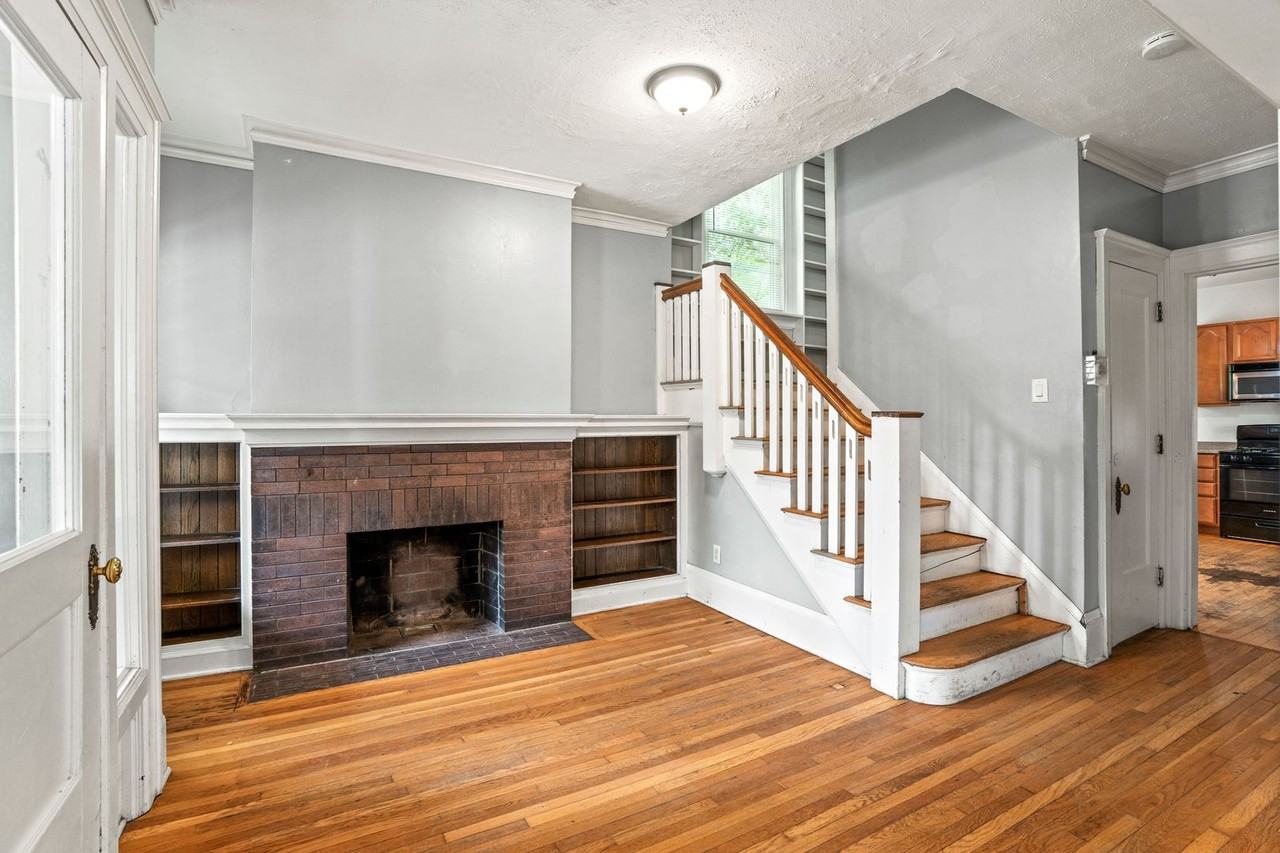 2118 E Linnwood Ave - Photo 4 of 41