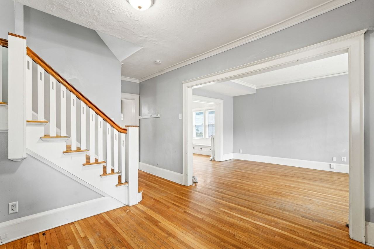 2118 E Linnwood Ave - Photo 5 of 41