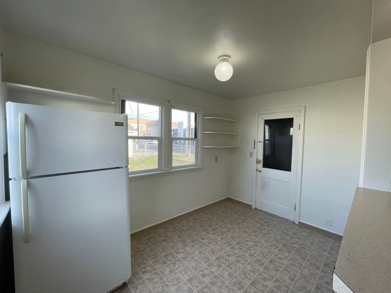 4904 N Atlantic St - Photo 5 of 19