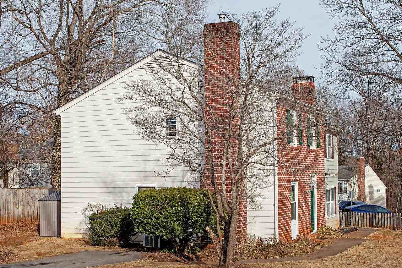 2455 Whitney Ct - Photo 2 of 14