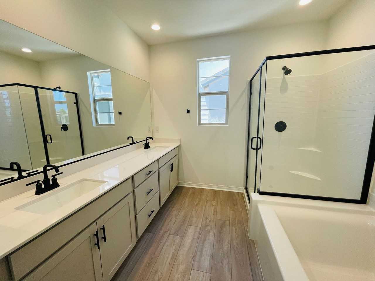 7586 Meridian St - Photo 6 of 27