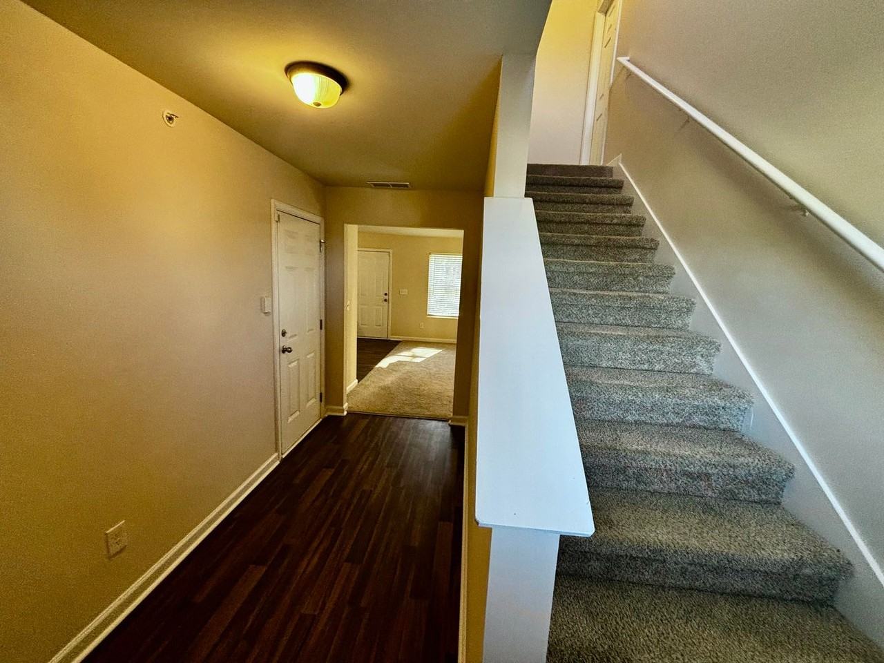 637 Carlton Pointe Dr - Photo 3 of 23