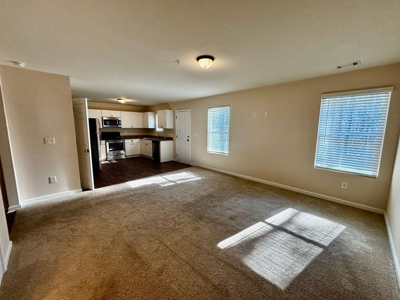 637 Carlton Pointe Dr - Photo 6 of 23