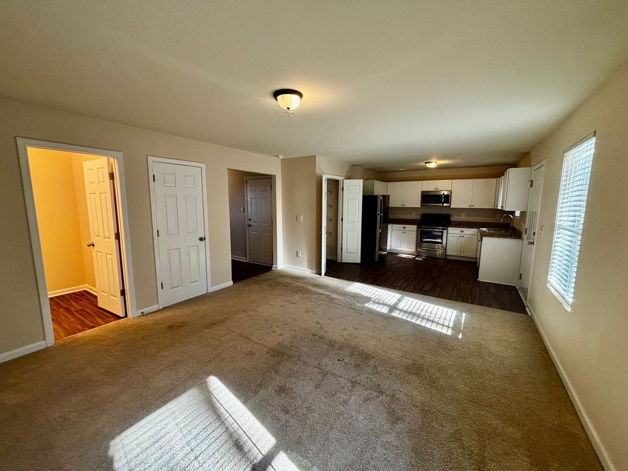 637 Carlton Pointe Dr - Photo 7 of 23