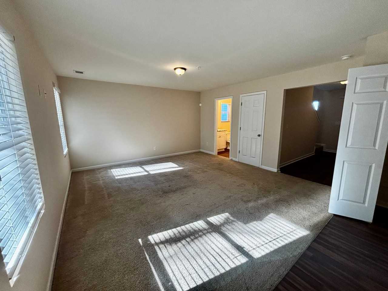 637 Carlton Pointe Dr - Photo 6 of 23