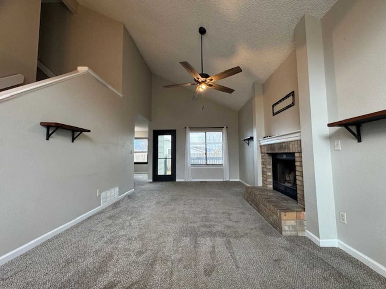 2770 Richmond Dr - Photo 4 of 24