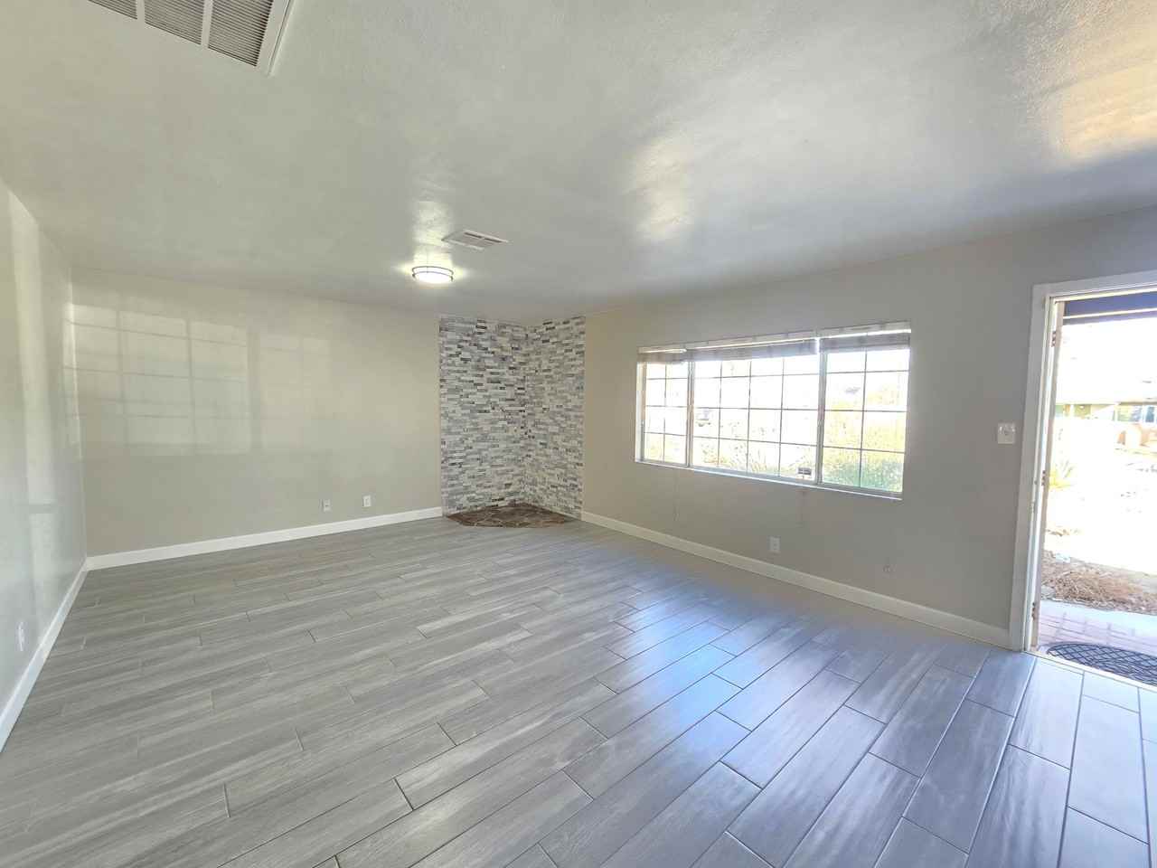 44309 Date Ave - Photo 7 of 50