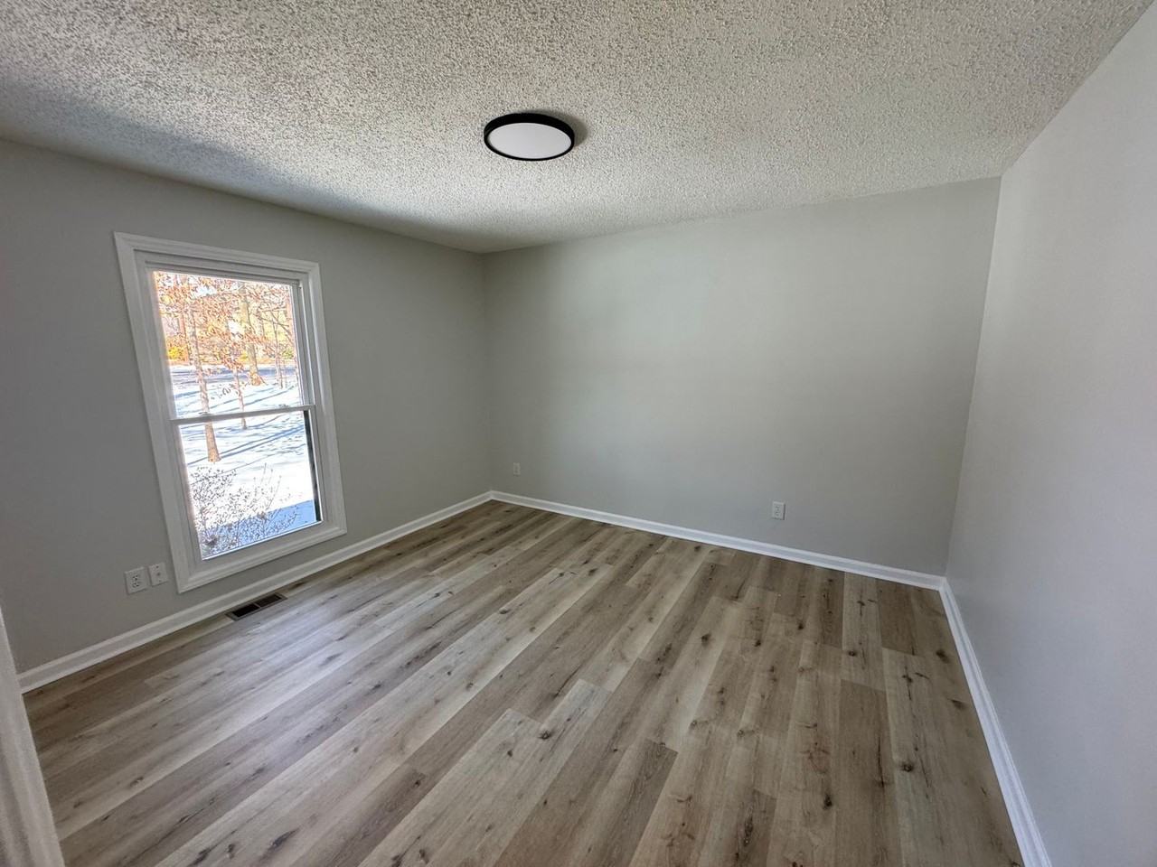 1809 Pisgah Church Rd - Photo 6 of 16