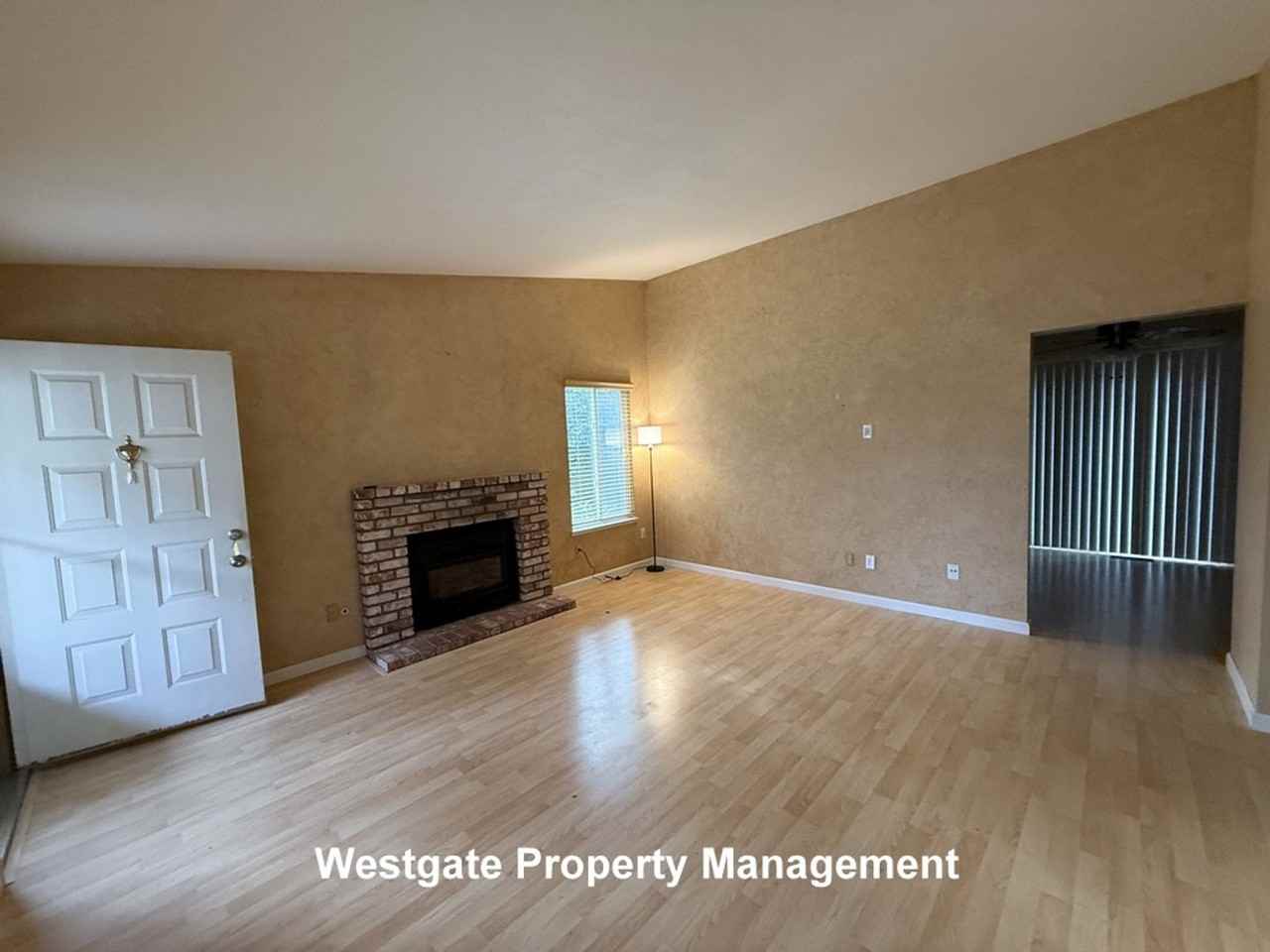 1613 Perseus Ct - Photo 4 of 14