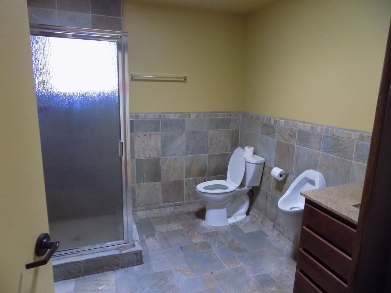 740 W Foothill Blvd - Photo 7 of 9