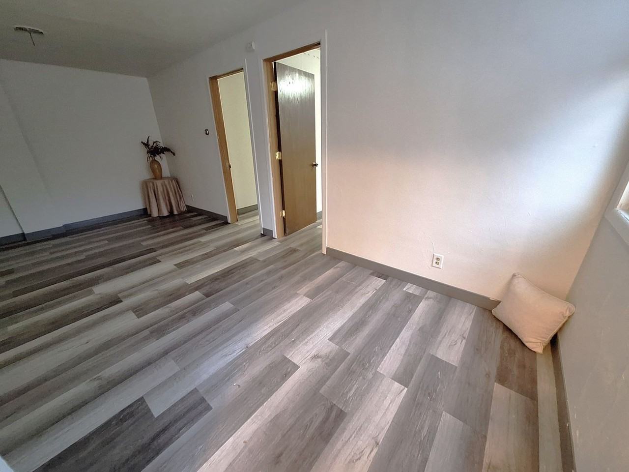 701 George St - Photo 2 of 12