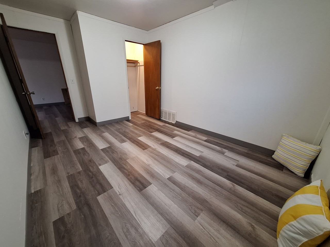 701 George St - Photo 5 of 13