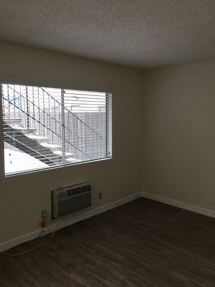 4568 Altadena Ave - Photo 4 of 10