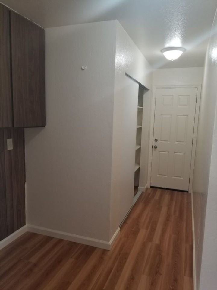 18754 Eisenhower St - Photo 4 of 6