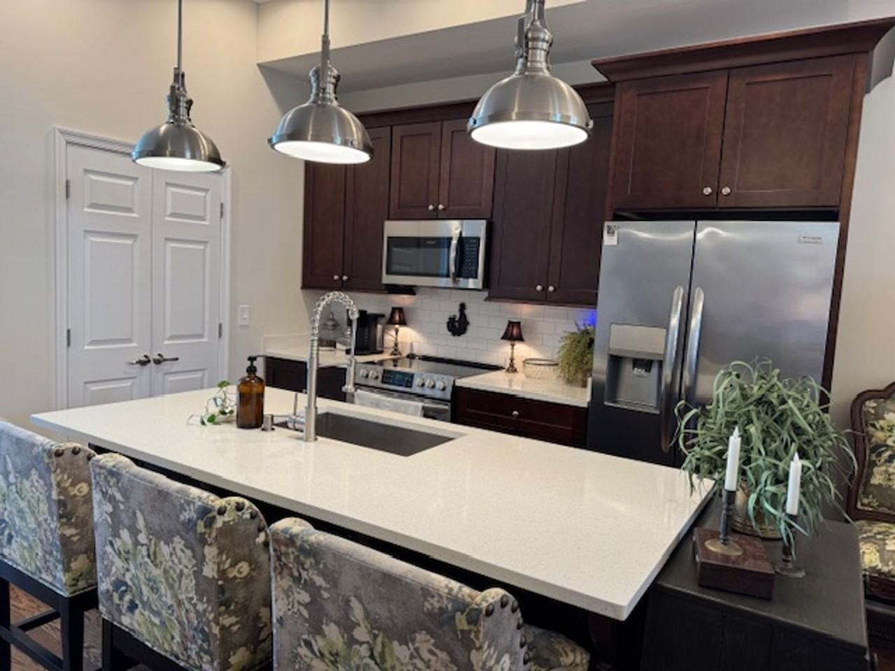 Pinnacle - Photo 6 of 47