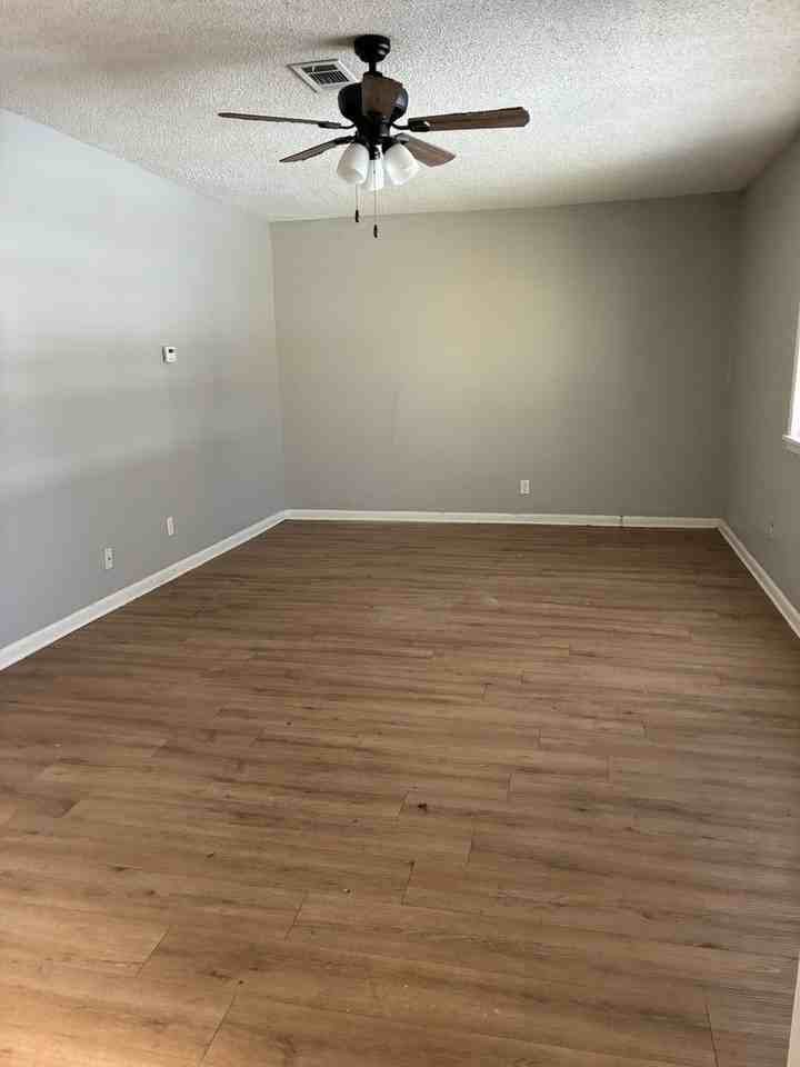 6 Foxboro Dr - Photo 2 of 22