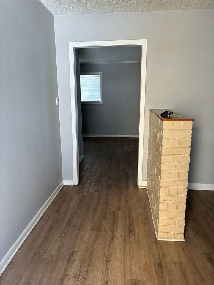 6 Foxboro Dr - Photo 3 of 22