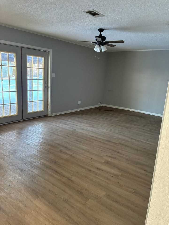 6 Foxboro Dr - Photo 5 of 22