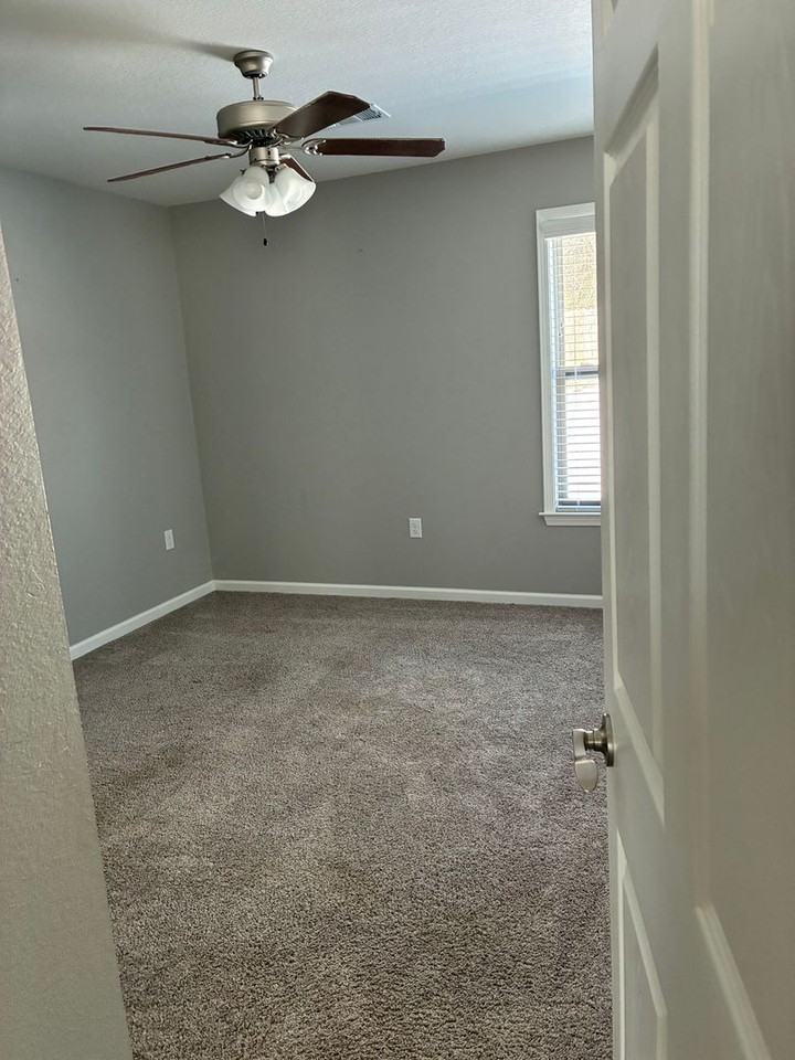 2104 Rehoboth Cir - Photo 4 of 12