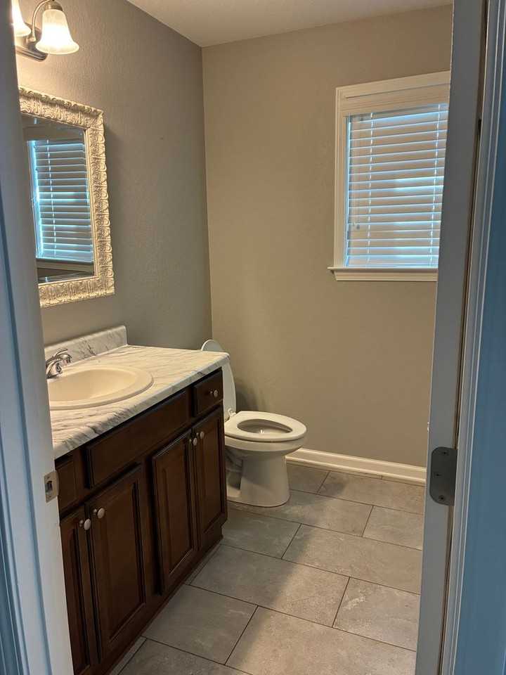 2104 Rehoboth Cir - Photo 5 of 12