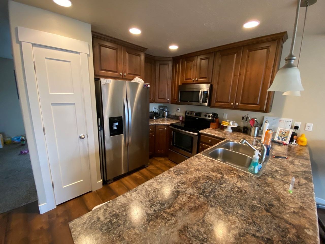 887 Independence Ave - Photo 4 of 13