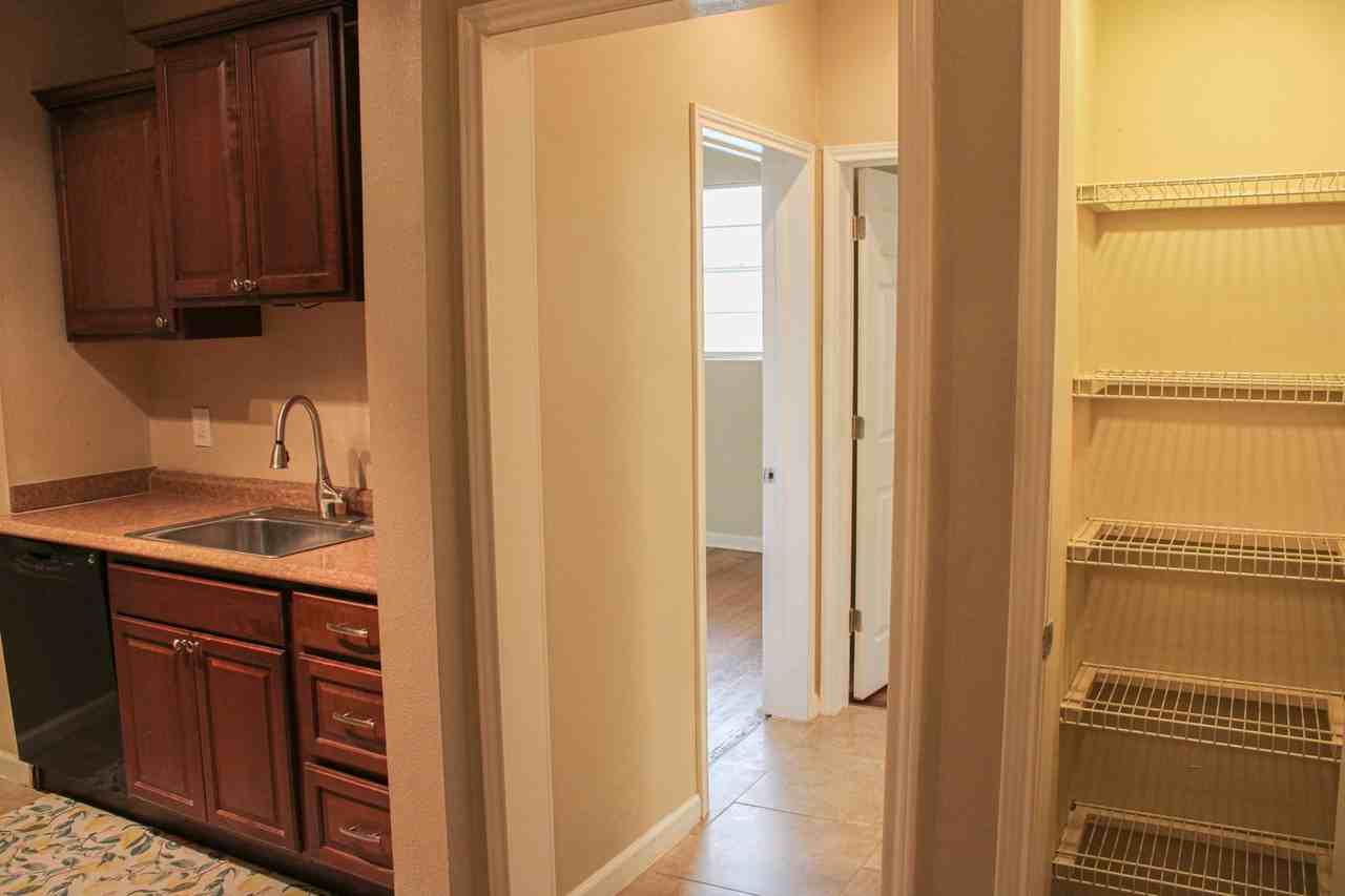 3901 N New Braunfels Ave - Photo 4 of 18