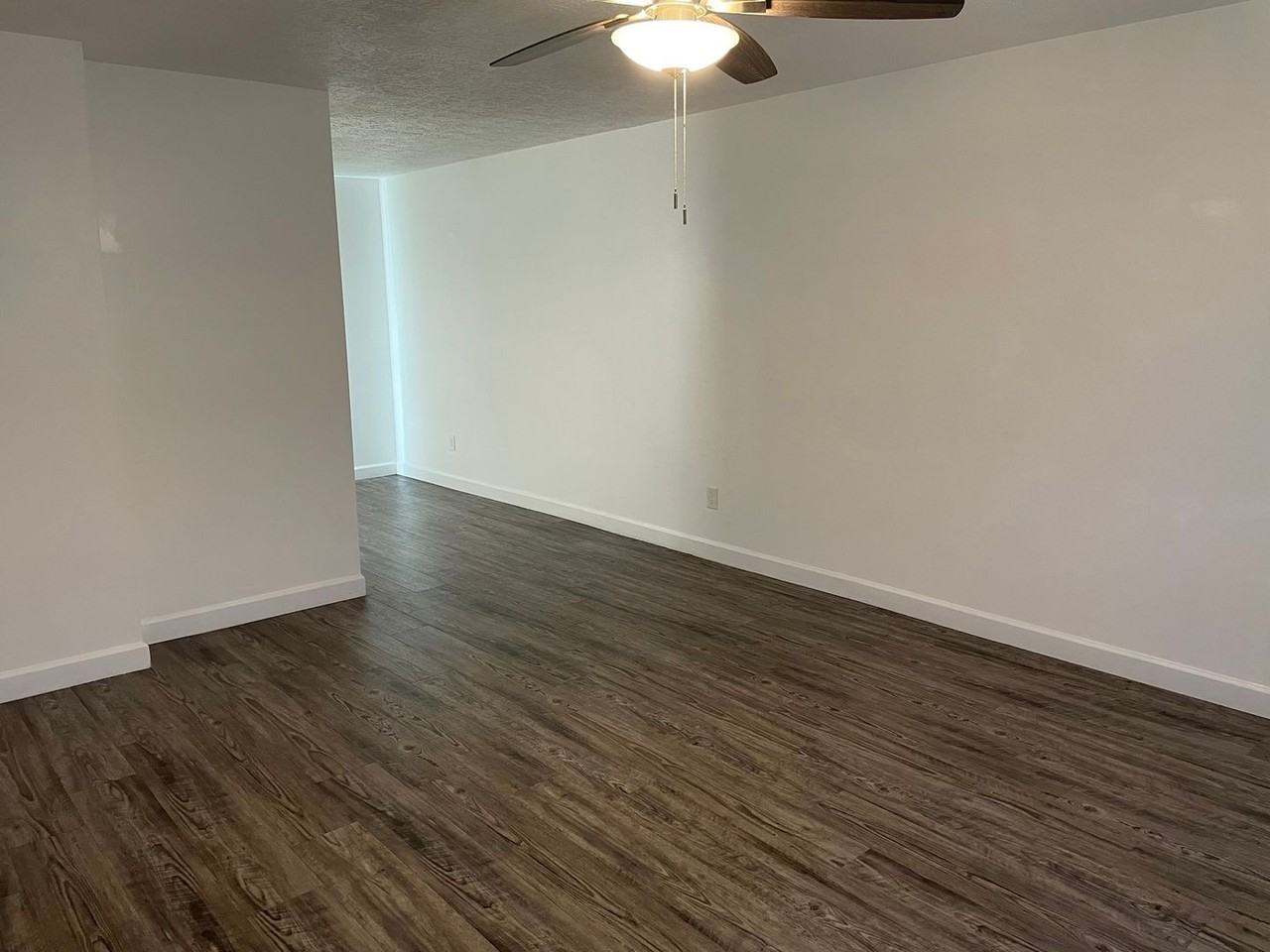 2712 E 17th St - Photo 4 of 18