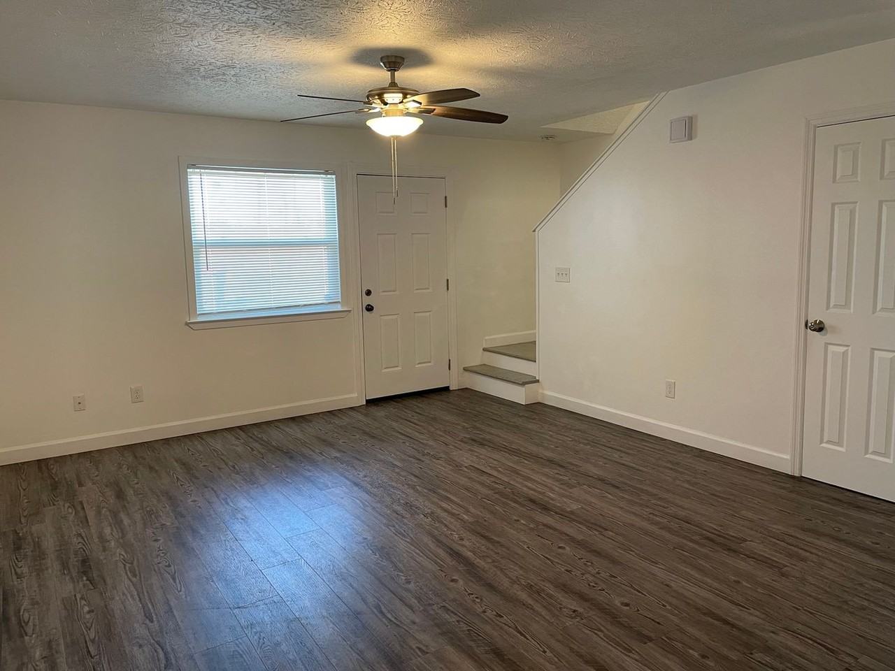 2712 E 17th St - Photo 5 of 18