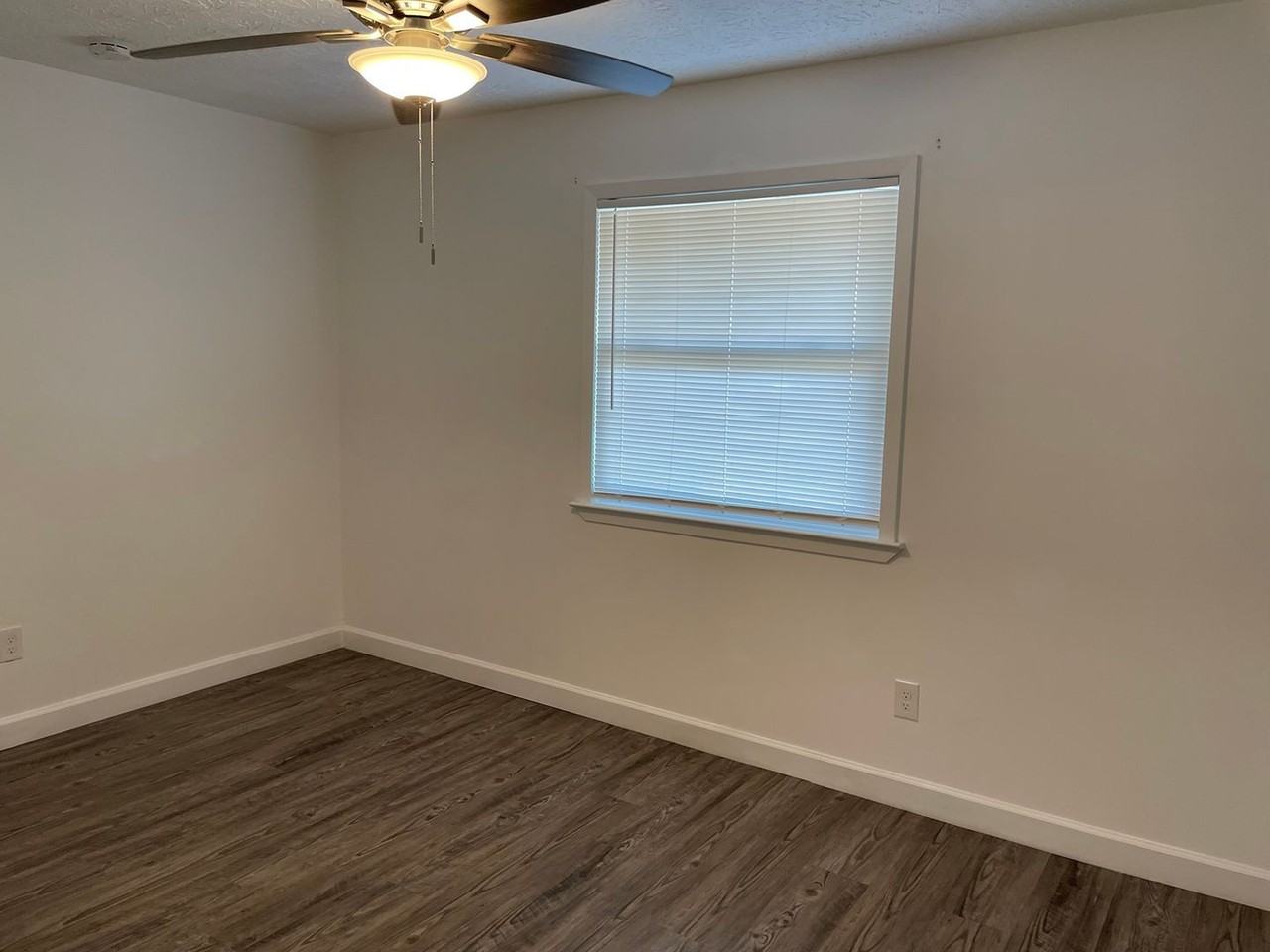 2712 E 17th St - Photo 6 of 18