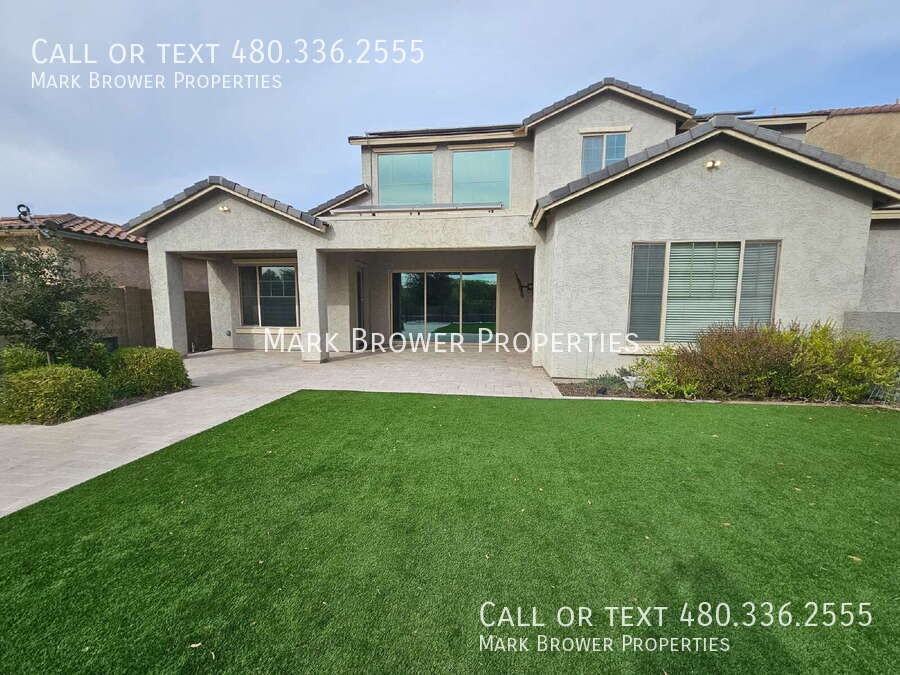 3345 E Indigo St - Photo 3 of 50