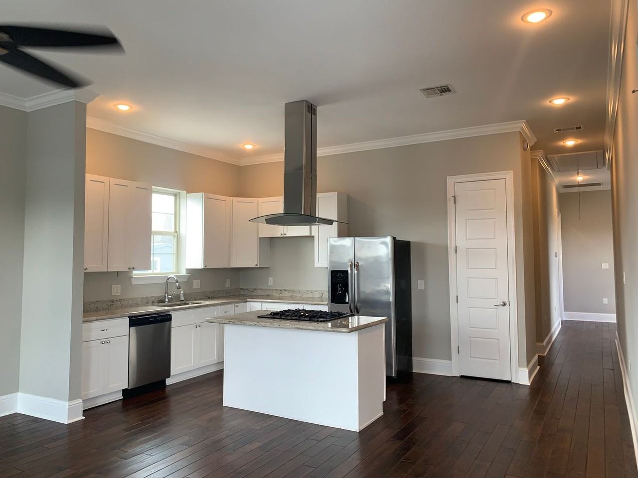 2512 Valence St - Photo 2 of 24