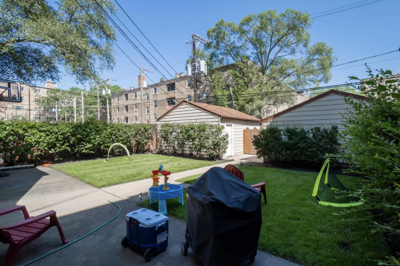 921 Washington - Photo 2 of 2