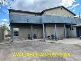 featured image of 1010 E Elm St