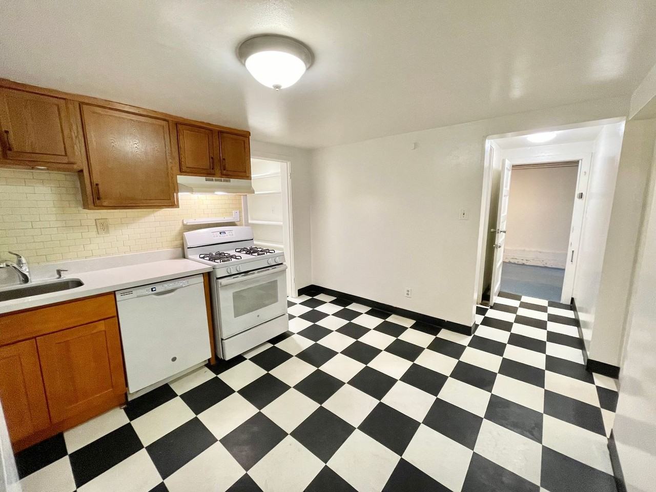 3961 1/2 24th St - Photo 2 of 23