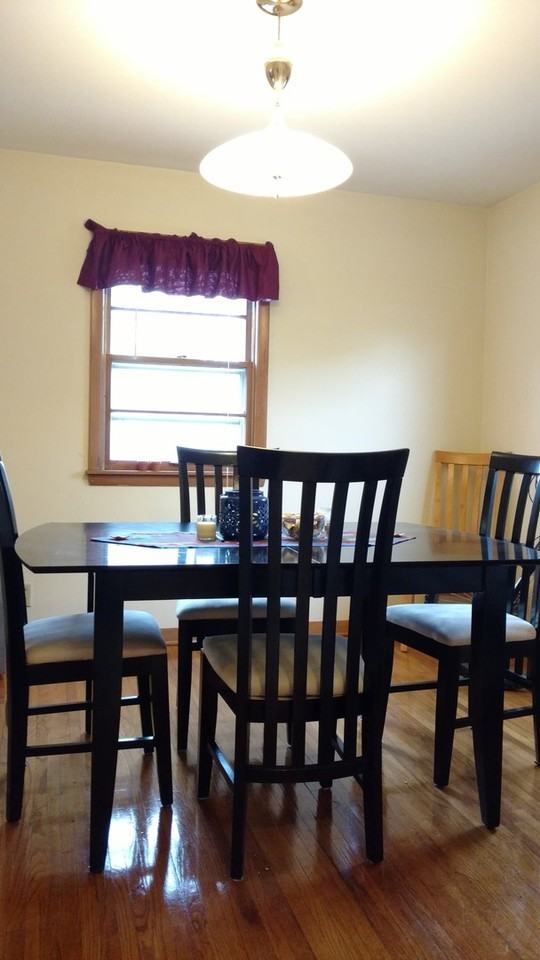 220 Walnut St - Photo 3 of 9