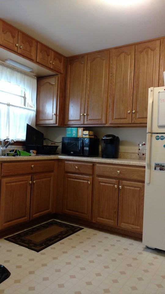 220 Walnut St - Photo 4 of 9