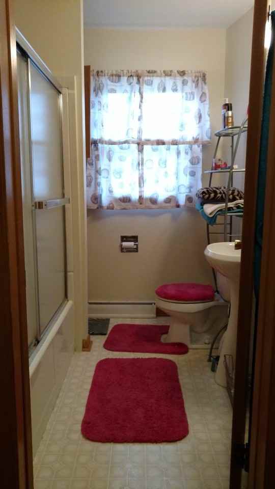 220 Walnut St - Photo 7 of 9