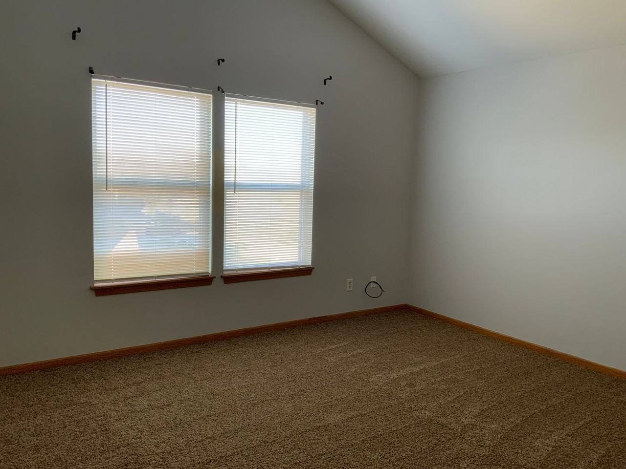 21680 W 124th St - Photo 4 of 5