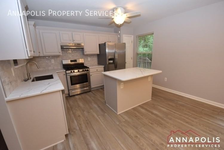 544 Francis Nicholson Way - Photo 4 of 34