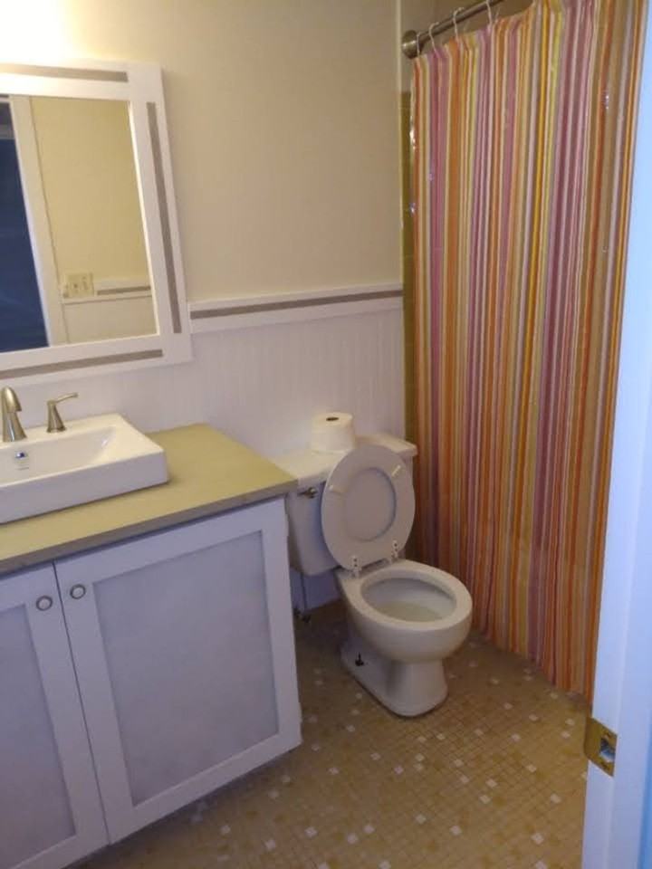 601 Riverhill Cir - Photo 3 of 7