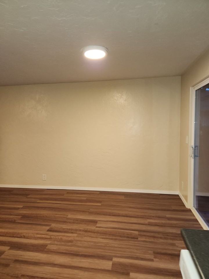 845 W Airway Rd - Photo 5 of 13